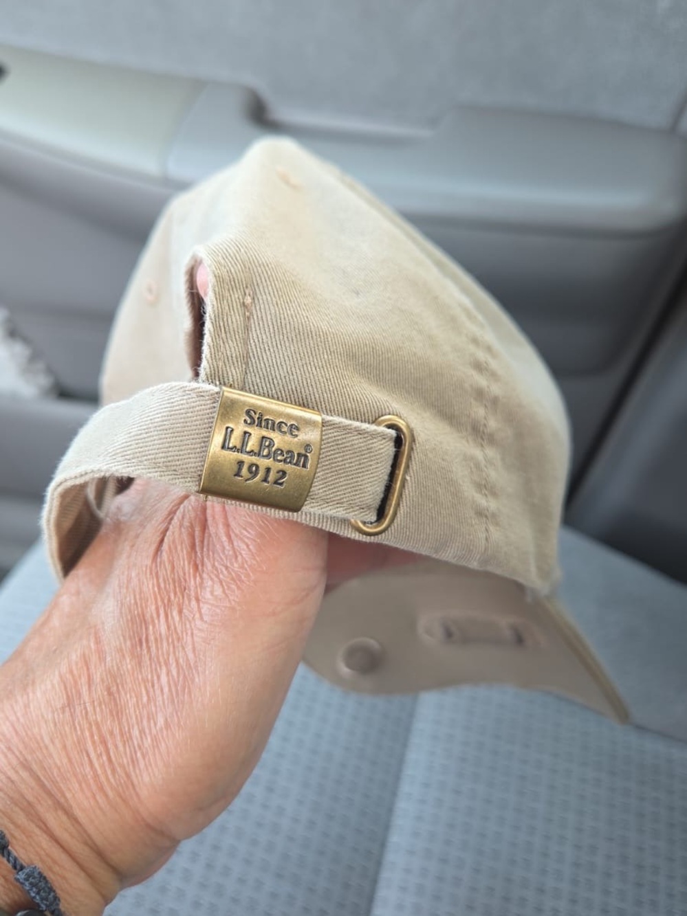 Hat - Men's Accessory - Picture 2 of 5